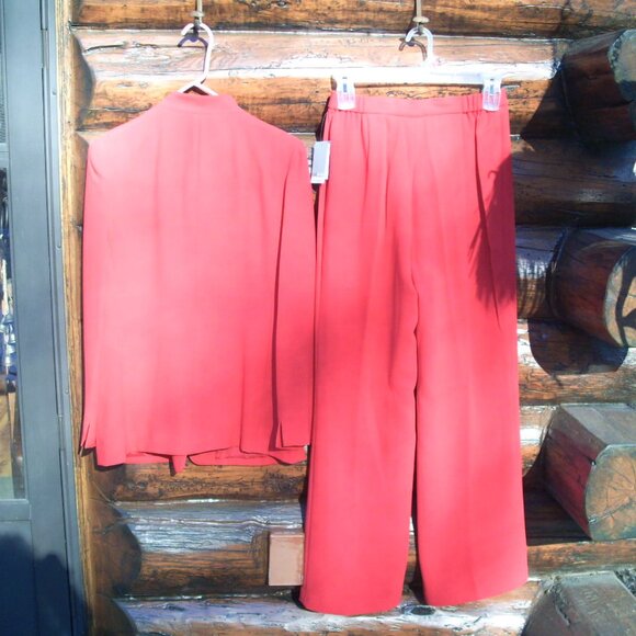 NWT Address Maggy Red 2 piece Pants Suit Set Size 8 - Picture 2 of 3